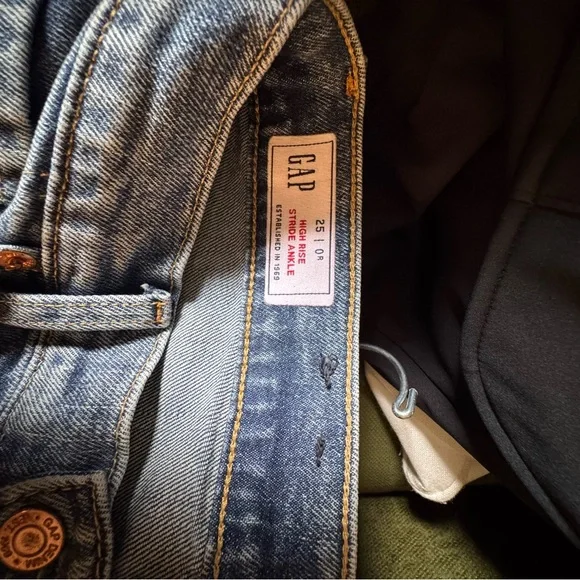 GAP Women's Stride Wide Leg Jeans - Picture 9 of 9